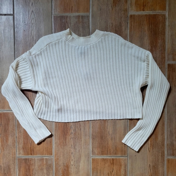 Sweater - Picture 2 of 2